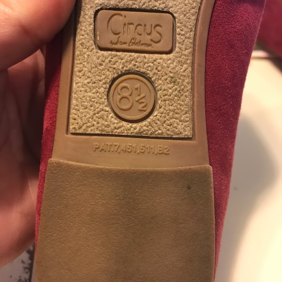 Circus by Sam Edelman Burgundy Suede Flat Shoes - Picture 5 of 6
